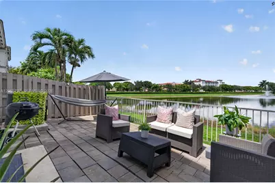 10861 NW 79th St, Doral, FL 33178 - Photo 6