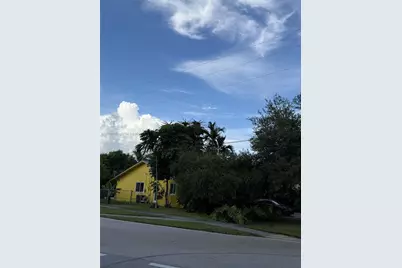 400 Oriole Ave, Miami Springs, FL 33166 - Photo 2