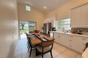 30 Windsor Ln, Palm Beach Gardens, FL 33418 - Photo 4