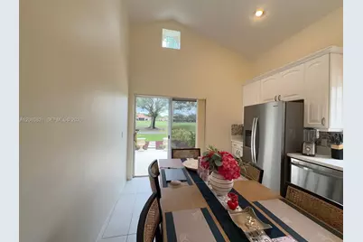 30 Windsor Ln #30, Palm Beach Gardens, FL 33418 - Photo 2