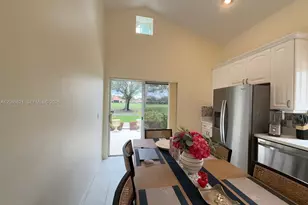 30 Windsor Ln, Palm Beach Gardens, FL 33418 - Photo 2