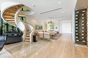 401 E Rivo Alto Dr, Miami Beach, FL 33139 - Photo 8