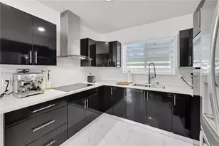 9365 SW 44th St, Miami, FL 33165 - Photo 10