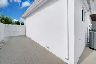 9365 SW 44th St, Miami, FL 33165 - Photo 44