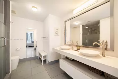 92 SW 3rd St #2004, Miami, FL 33130 - Photo 8