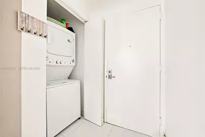 92 SW 3rd St #2004, Miami, FL 33130 - Photo 16