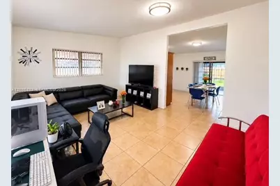 6541 SW 5th St, Pembroke Pines, FL 33023 - Photo 8