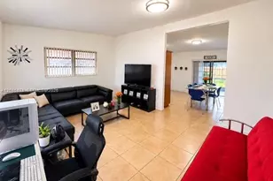 6541 SW 5th St, Pembroke Pines, FL 33023 - Photo 8