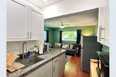 2431 Washington St #2, Hollywood, FL 33020 - Photo 10