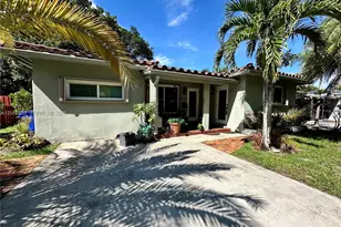 2431 Washington St, Hollywood, FL 33020 - Photo 2