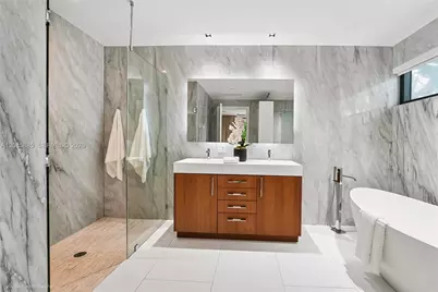 350 Meridian Ave #201, Miami Beach, FL 33139 - Photo 8