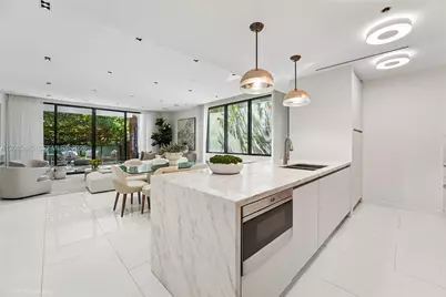 350 Meridian Ave #201, Miami Beach, FL 33139 - Photo 6