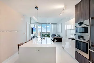 851 NE 1st Ave #3408, Miami, FL 33132 - Photo 4