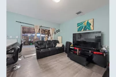 396 NW 12th Pl, Florida City, FL 33034 - Photo 2