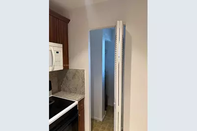 8040 N Colony Cir N #304, Tamarac, FL 33321 - Photo 4