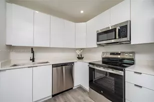 1028 NW 24th St, Miami, FL 33127 - Photo 8