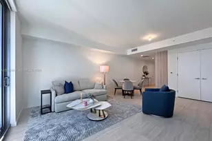 77 SE 5th St, Miami, FL 33131 - Photo 12