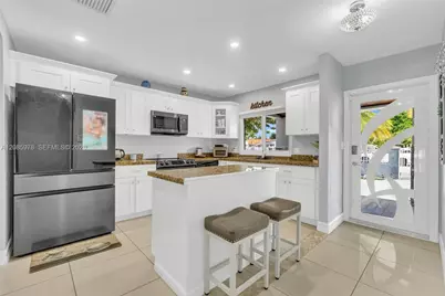 10140 NW 26th Ave, Miami, FL 33147 - Photo 8