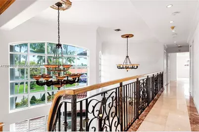 19420 W Saint Andrews Dr, Hialeah, FL 33015 - Photo 36