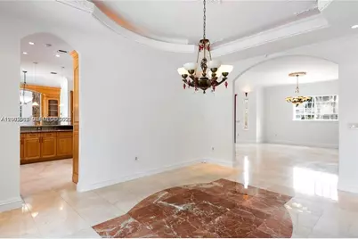19420 W Saint Andrews Dr, Hialeah, FL 33015 - Photo 26