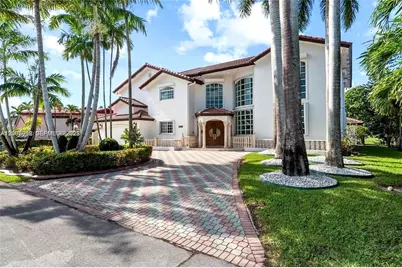 19420 W Saint Andrews Dr, Hialeah, FL 33015 - Photo 2