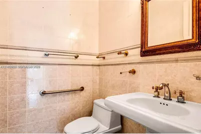 19420 W Saint Andrews Dr, Hialeah, FL 33015 - Photo 34