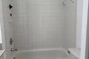 7778 W 34th Ln, Hialeah, FL 33018 - Photo 10