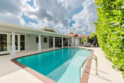 1732 SW 103rd Pl, Miami, FL 33165 - Photo 2