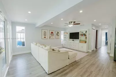 1732 SW 103rd Pl, Miami, FL 33165 - Photo 4