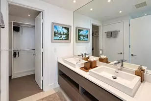 460 NE 28th St, Miami, FL 33137 - Photo 14