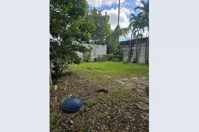 1250 NW 55th St, Miami, FL 33142 - Photo 4