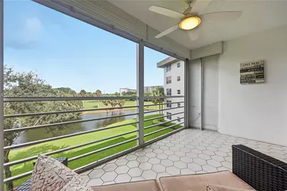 555 Oaks Ln #309, Pompano Beach, FL 33069 - Photo 24