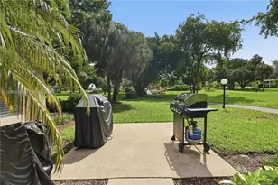 555 Oaks Ln, Pompano Beach, FL 33069 - Photo 46