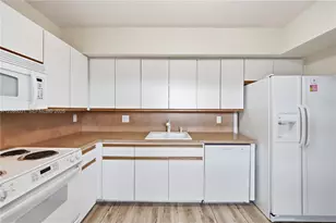 555 Oaks Ln, Pompano Beach, FL 33069 - Photo 14