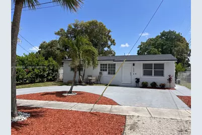 685 SW 7th Ter #2, Dania Beach, FL 33004 - Photo 1