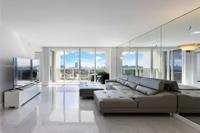 1800 Sunset Harbour Dr #2215, Miami Beach, FL 33139 - Photo 2