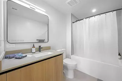 121 NE 5th St #3006, Miami, FL 33132 - Photo 6