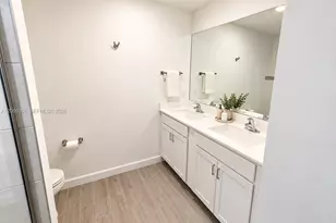 5013 Woods Edge Cir, Riviera Beach, FL 33410 - Photo 20