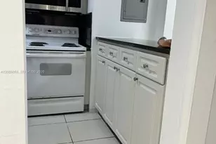 8810 Fontainebleau Blvd, Miami, FL 33172 - Photo 8