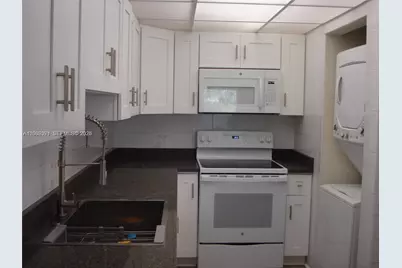 10000 NW 80th Ct #2312, Hialeah Gardens, FL 33016 - Photo 4