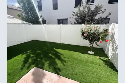 3342 W 112th St, Hialeah, FL 33018 - Photo 24