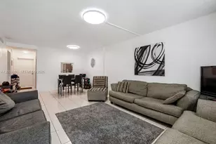 319 NE 14th Ave, Hallandale Beach, FL 33009 - Photo 2