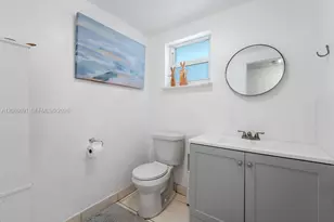 319 NE 14th Ave, Hallandale Beach, FL 33009 - Photo 14