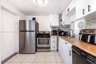 319 NE 14th Ave, Hallandale Beach, FL 33009 - Photo 6