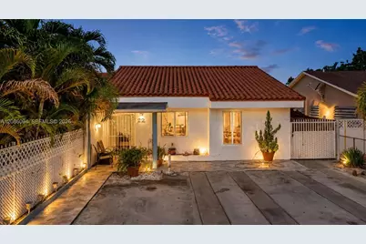 22 NW 108th Ct, Miami, FL 33172 - Photo 2
