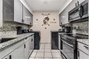 22 NW 108th Ct, Miami, FL 33172 - Photo 6