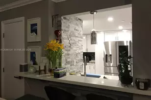 555 NE 15th St, Miami, FL 33132 - Photo 10