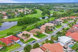 720 W Cypress Pointe Dr W, Pembroke Pines, FL 33027 - Photo 2
