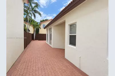 11270 NW 53rd Ln, Doral, FL 33178 - Photo 6