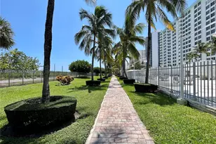 2899 Collins Ave, Miami Beach, FL 33140 - Photo 16